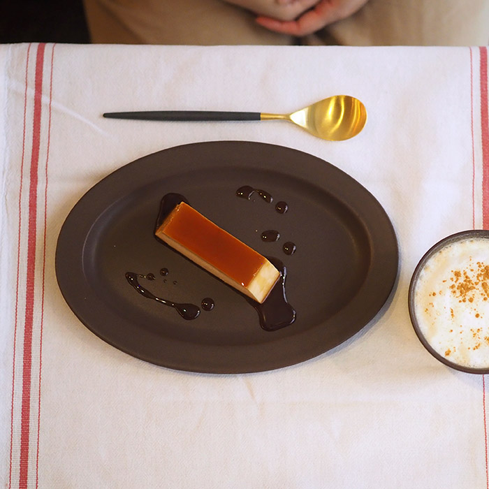 【プロキッチン別注】SAKUZAN　Sara　オーバル　M　チョコレートブラウン　　