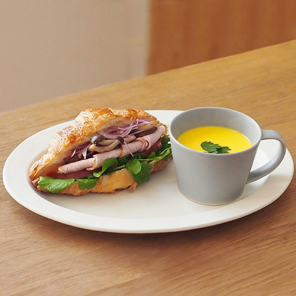 SAKUZAN　Sara　オーバル　L　クリーム