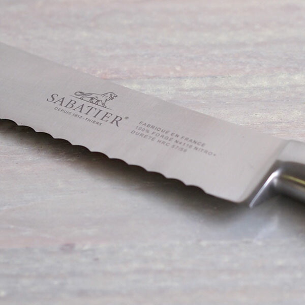 【取扱終了0325】【在庫限りのスペシャルプライス】サバティエ　Perigord　パン切り包丁　20cm　ウォールナット　/　SABATIER