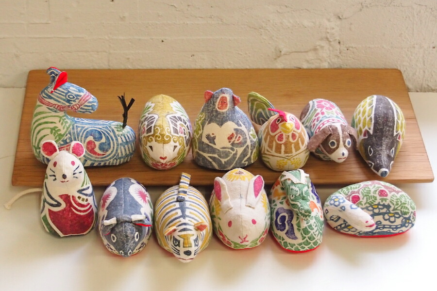 真工藝　木版手染めぬいぐるみ　干支シリーズ・親　亥　いのしし