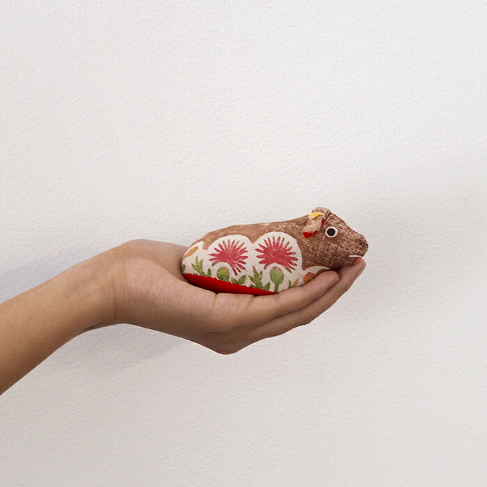 真工藝　木版手染めぬいぐるみ　干支シリーズ・仔　丑　うし