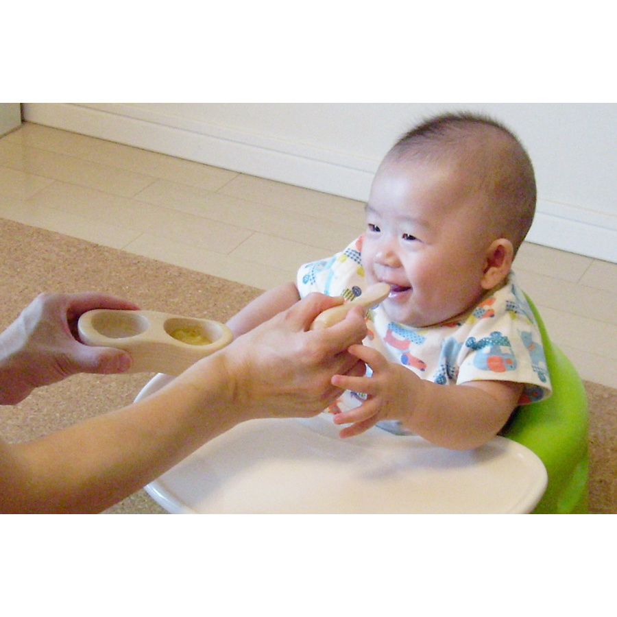 【送料無料】ソノベ　クラフト木の実　てのひら皿と食べさせスプーン　/　SONOBE