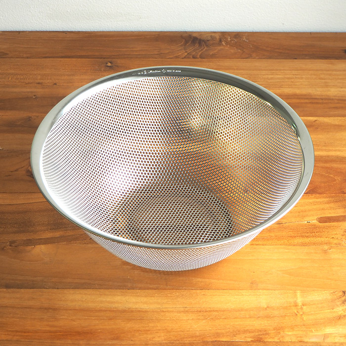 柳宗理　パンチングストレーナー　27cm　/　Sori　Yanagi