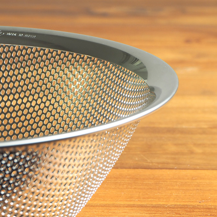 柳宗理　パンチングストレーナー　16cm　/　Sori　Yanagi