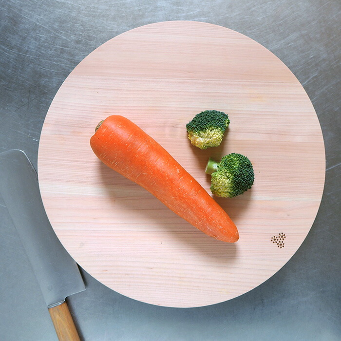 【プロキッチンオリジナル】四万十ひのき　まるいまな板　30cm（2cm厚）　/　PROKITCHEN