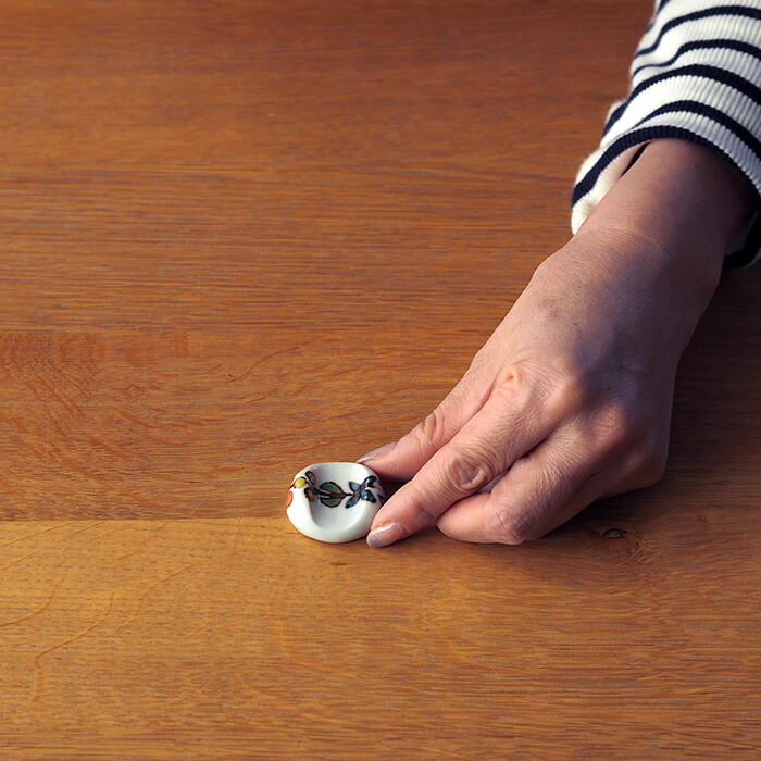 徳永遊心窯　色絵　花繋ぎ　箸置き