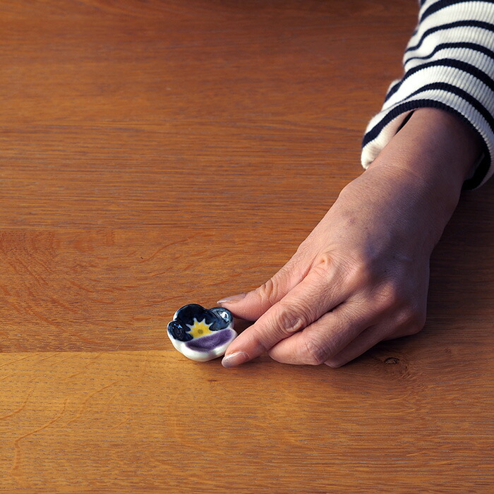 徳永遊心窯　色絵　すみれ　箸置き