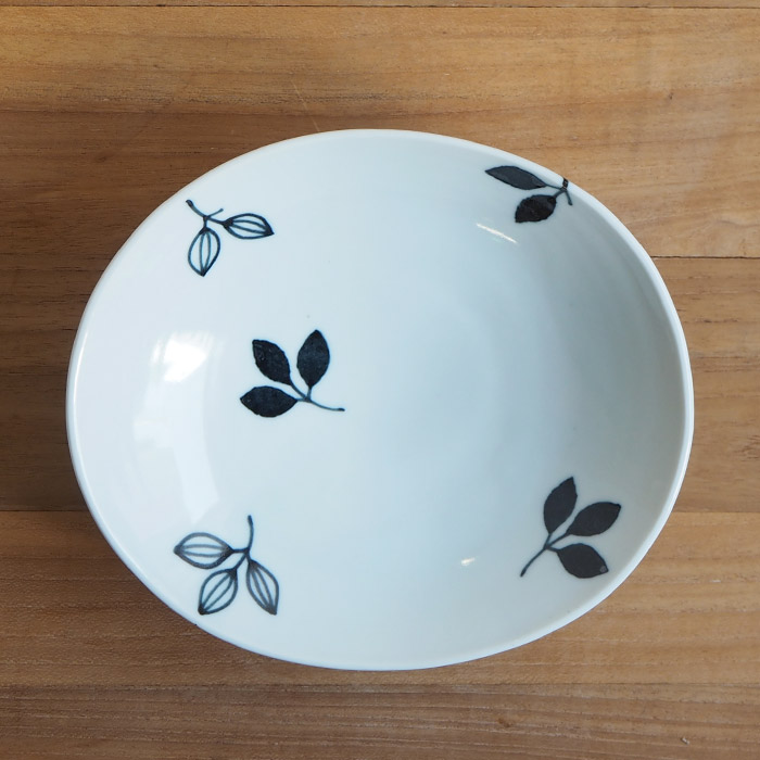 徳永遊心窯　黒呉須　舞葉　楕円浅鉢