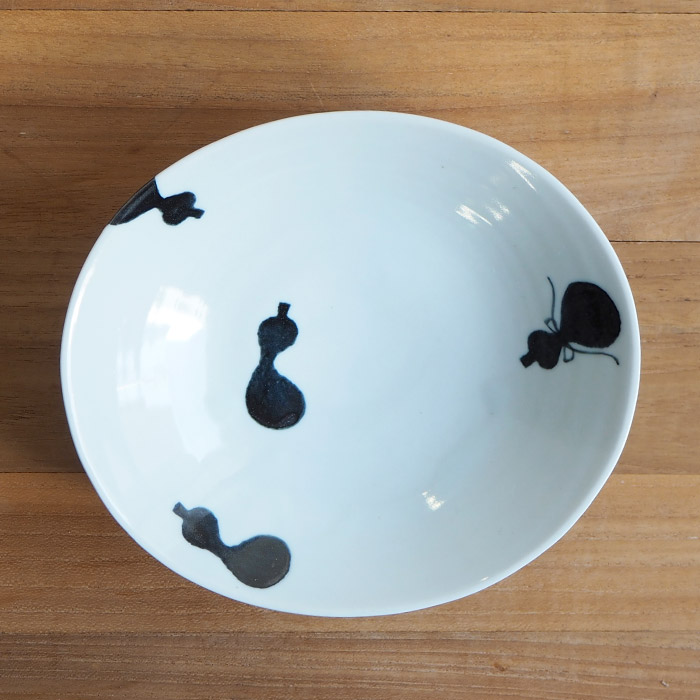 徳永遊心窯　黒呉須　印判　ひょうたん　楕円浅鉢