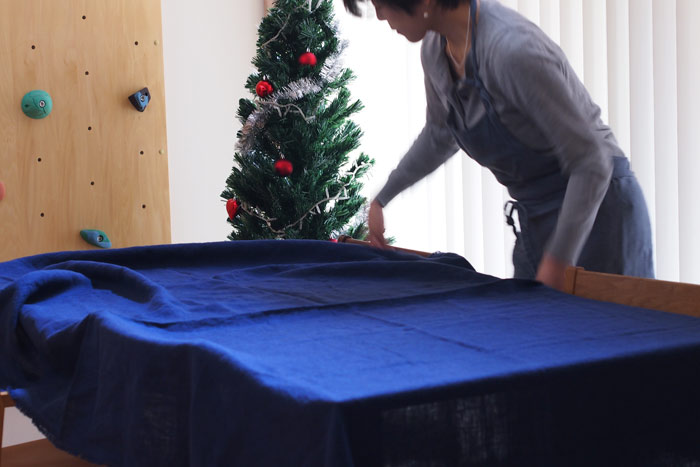 リネンテイルズ　フリンジ　テーブルクロス　ネイビー　140×200　/　LINEN　TALES　