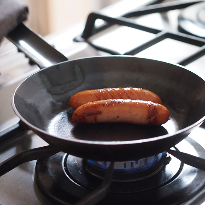 【いろはに千鳥でご紹介！】【公式】【プロキッチンオリジナル】山田工業所　鉄打出　ちょこっとフライパン　16cm（2.3mm）　空焚き済み　/　PROKITCHEN