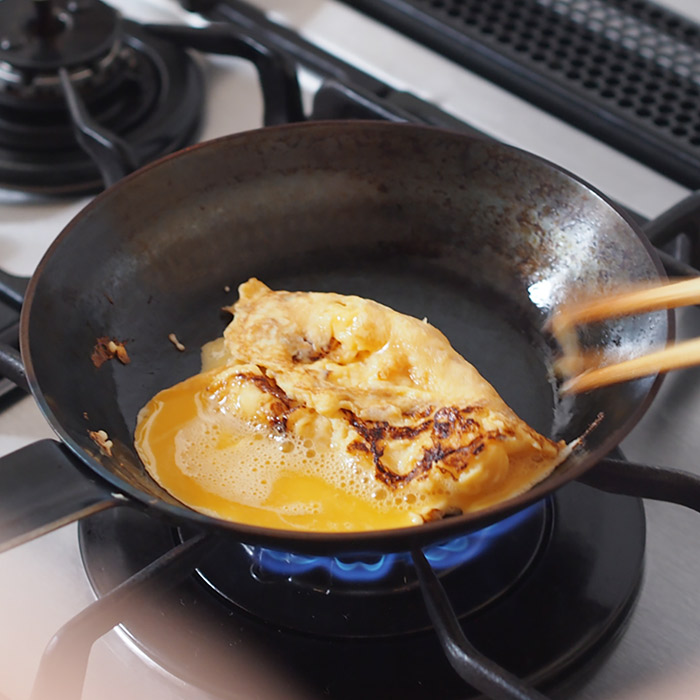 【いろはに千鳥でご紹介！】【公式】【プロキッチンオリジナル】山田工業所　鉄打出　ちょこっとフライパン　16cm（2.3mm）　空焚き済み　/　PROKITCHEN