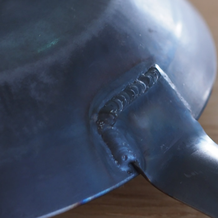 【公式】【プロキッチンオリジナル】山田工業所　鉄打出　ちょこっとフライパン　20cm（2.3mm）　空焚き済み　/　PROKITCHEN【スタッフが選ぶ鉄フライパンおすすめ5選！】