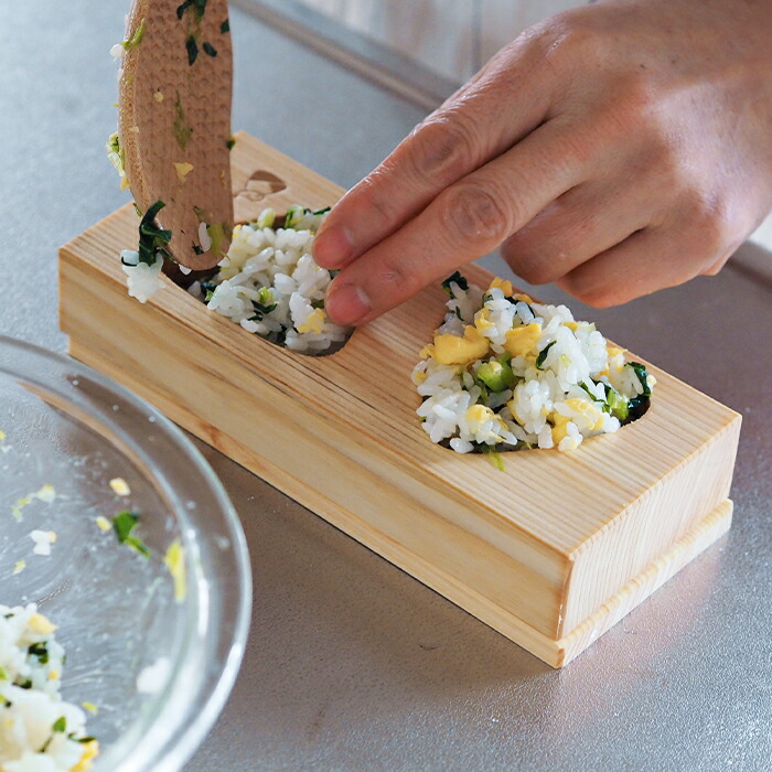 【プロキッチンオリジナル】山一　おにぎり型　ひのき　2穴　小　/　PROKITCHEN